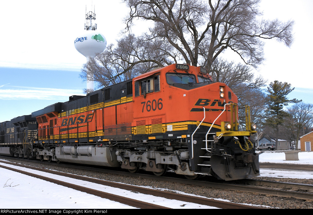 BNSF 7606